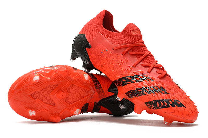 Chuteira Adidas Predator Freak+ Low 1. Campo