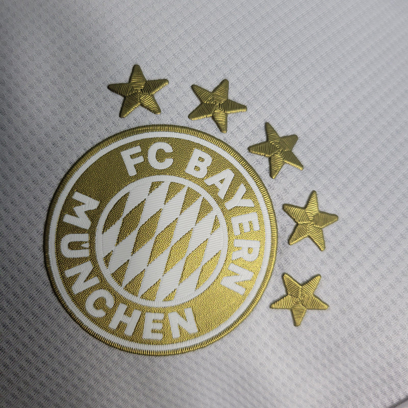 Bayern Munich 22-23 away versão jogador